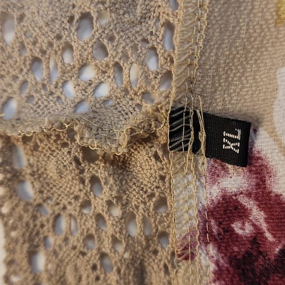 Size XL Floral rap cover up cardigan. C94 - Picture 7 of 9